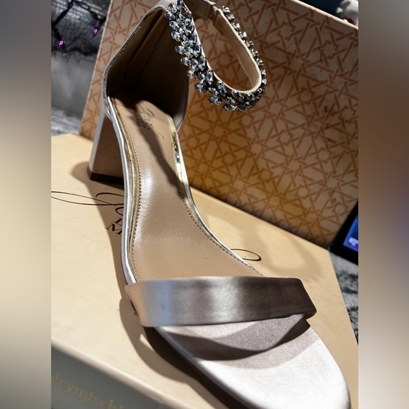 NIB Badgley Mischka Jewel shows. Size 11 - Picture 5 of 11